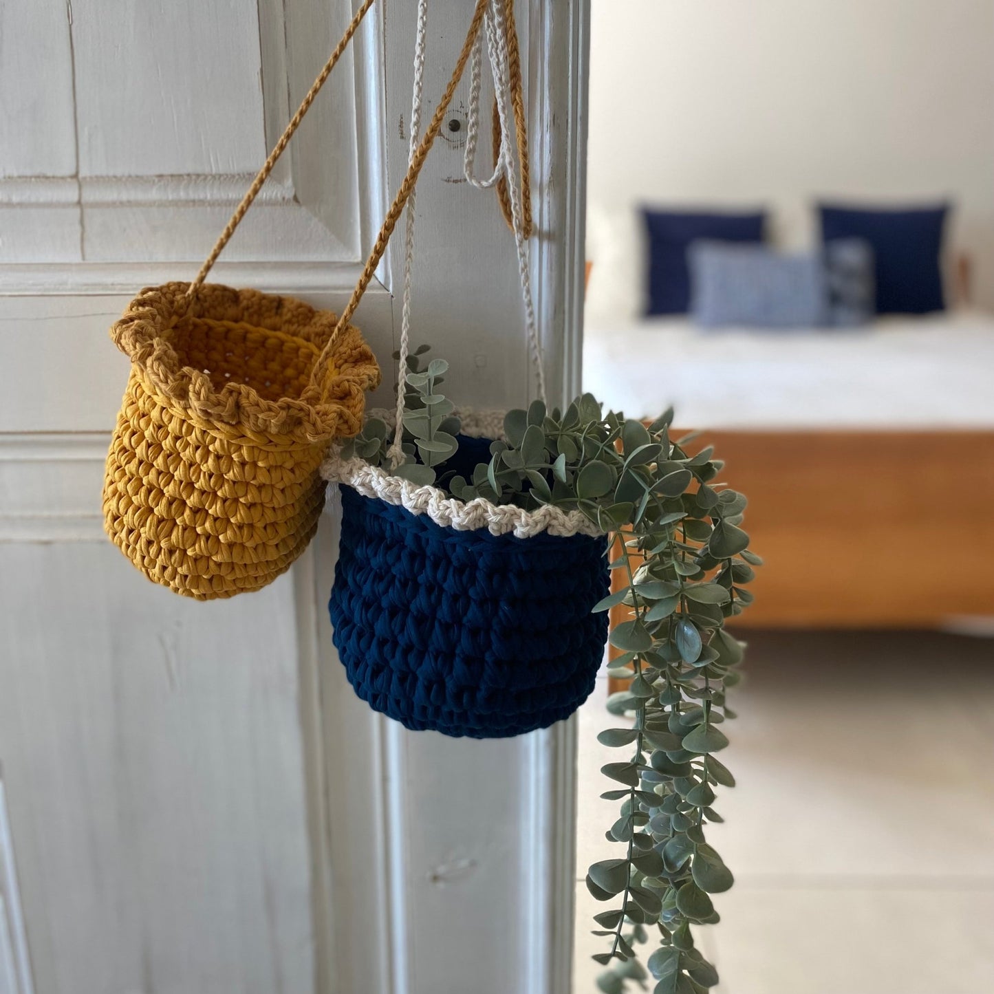 Crochet Plant Hanger, Ruffled Hanging Baskets - Looping Home