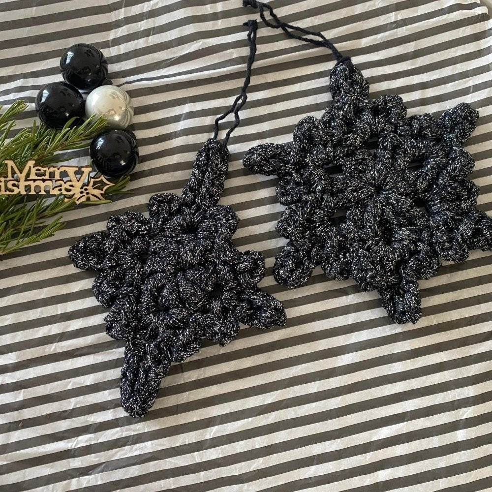 Black Sparkly Christmas Dinning Table Decor, Set of 8 pieces - Looping Home
