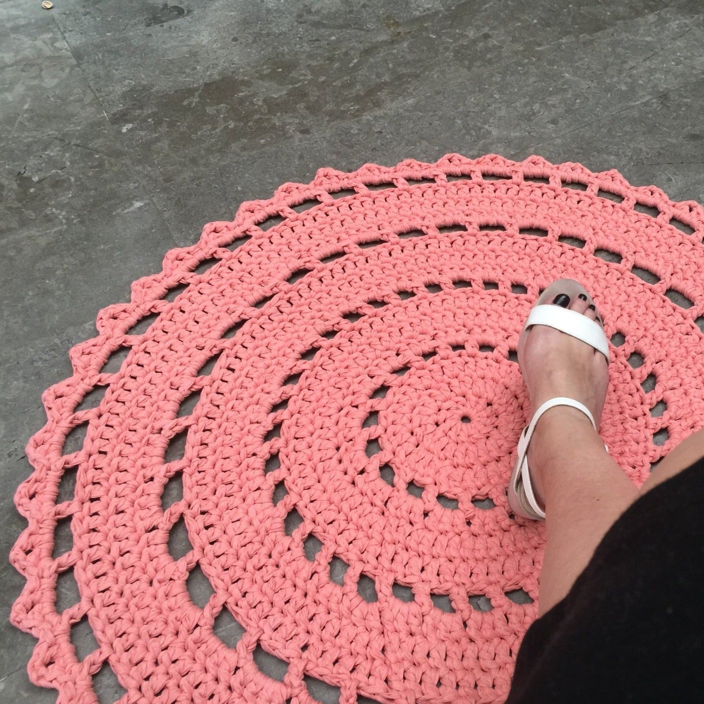 Crochet Round Doily Rug, Mandala Floor Mat - Looping Home