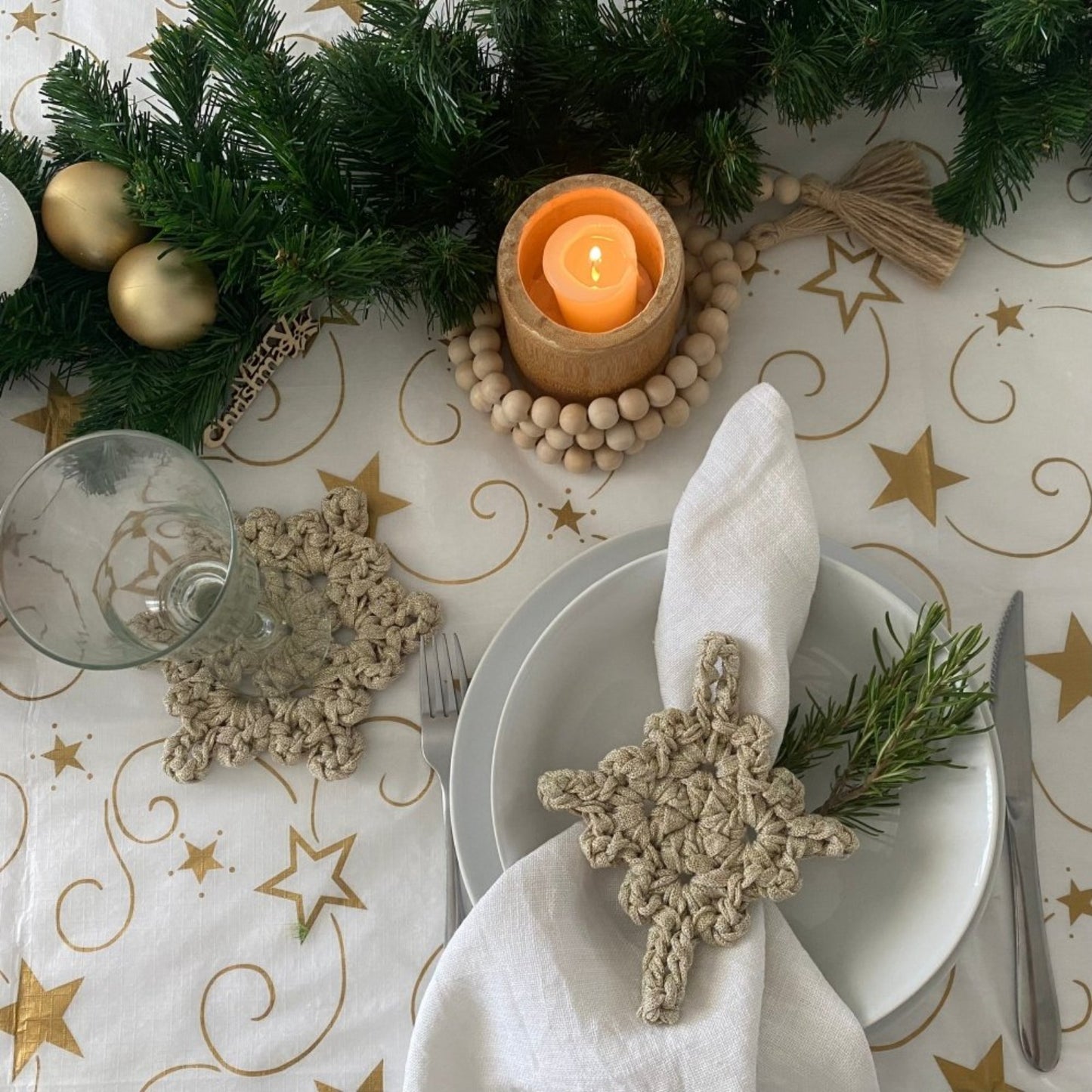 Gold Sparkly Christmas Table Decor -Set of 8 pieces - Looping Home