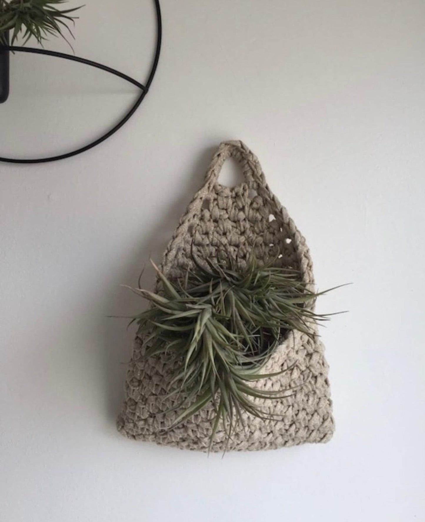 Gold Sparkly Hanging Pocket - Modern Wall Decor - Looping Home