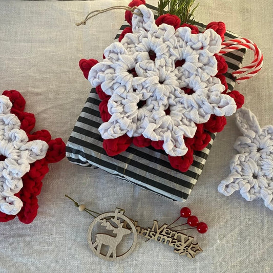 Large Crochet Snowflake Christmas Decorations Set - Looping Home