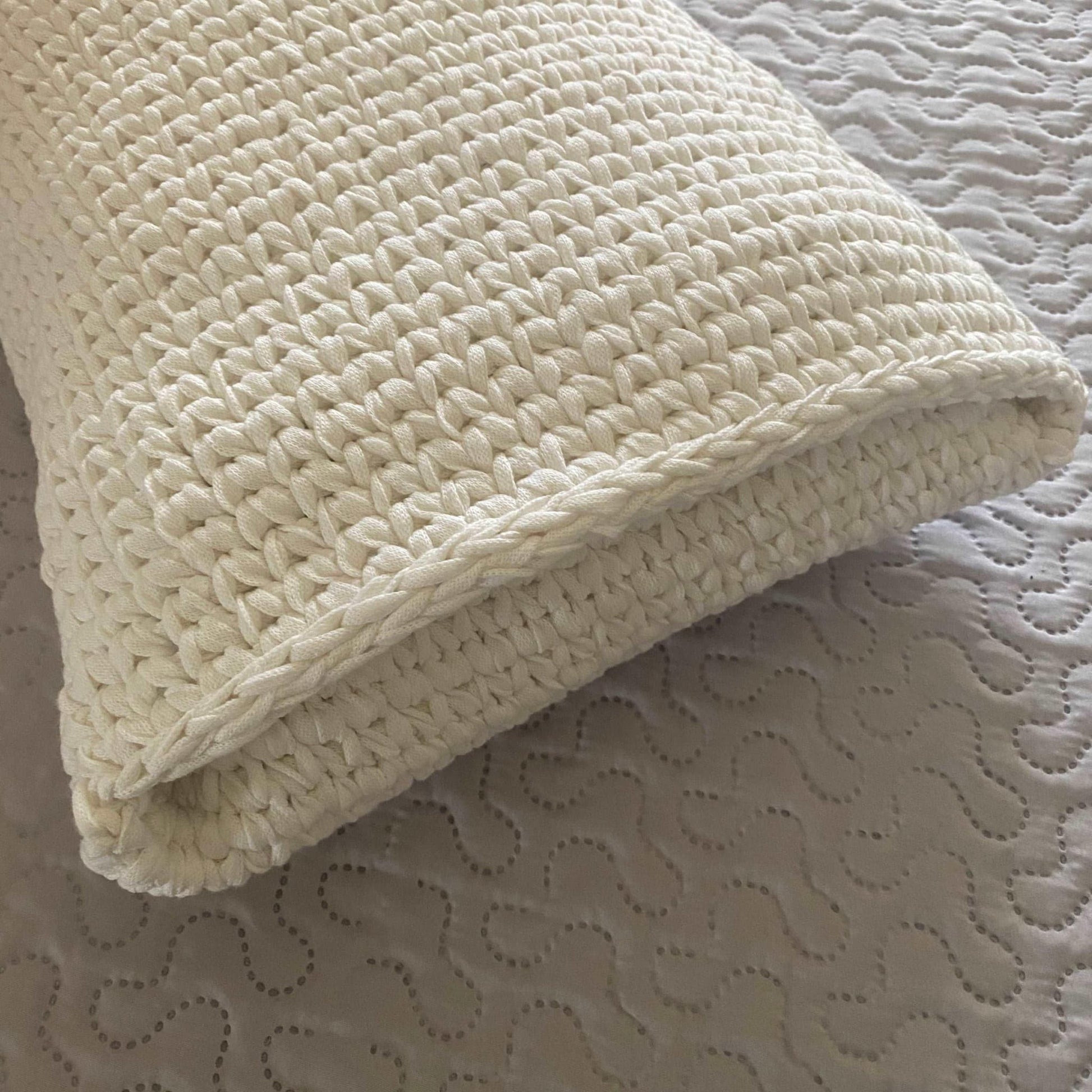 Minimalist Knitted Pillowcover - Looping Home