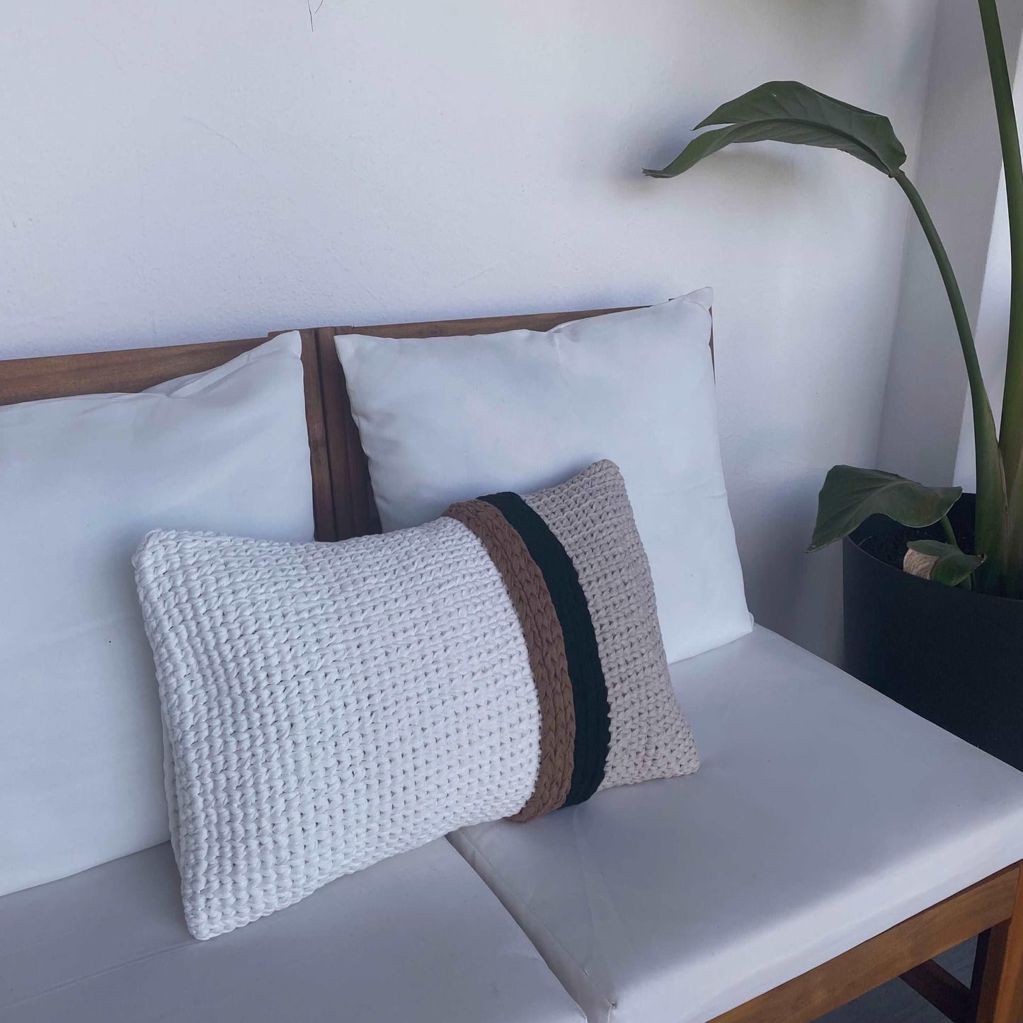 Minimalist Knitted Pillowcover - Looping Home