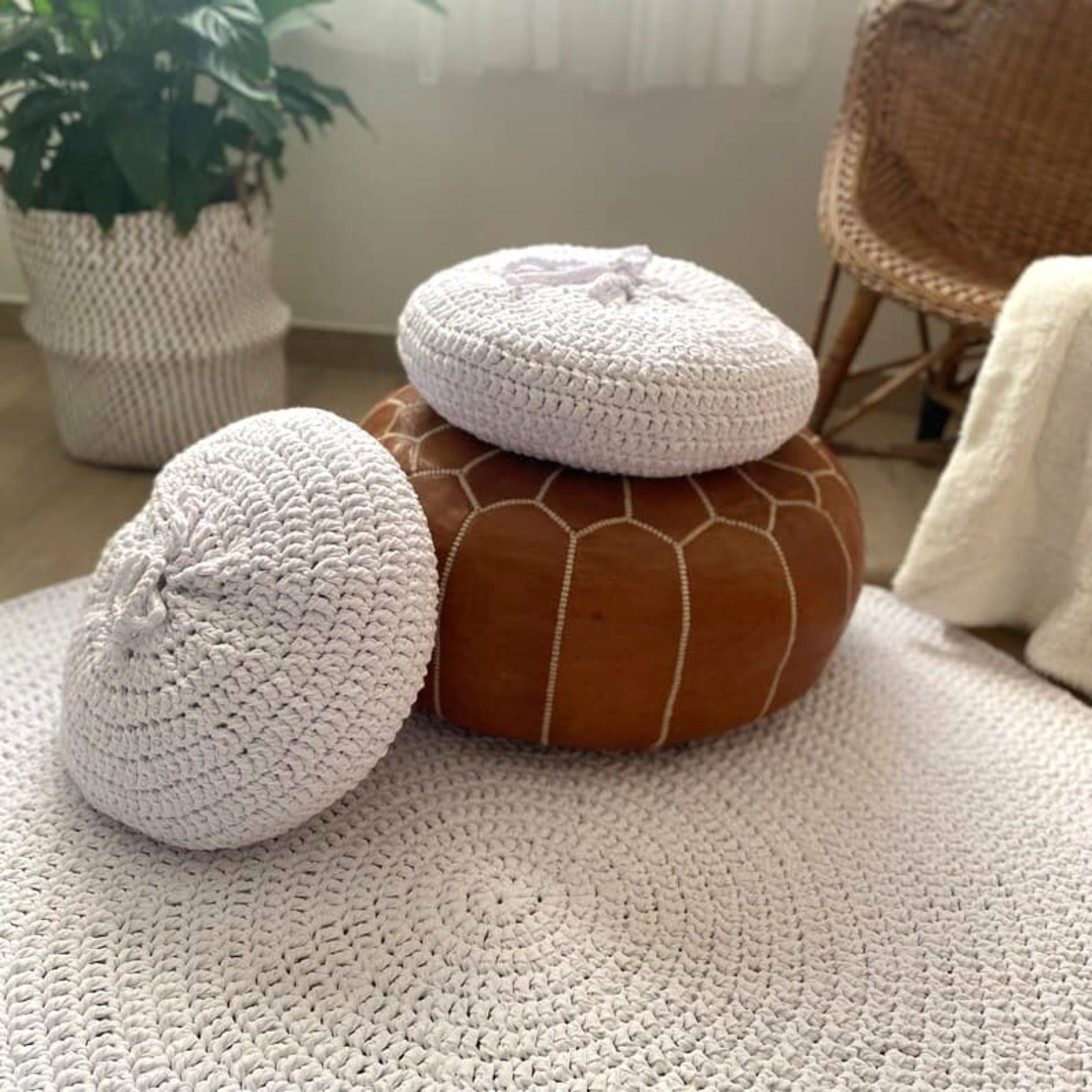 Round Crochet Pillowcase | Pure White - Looping Home