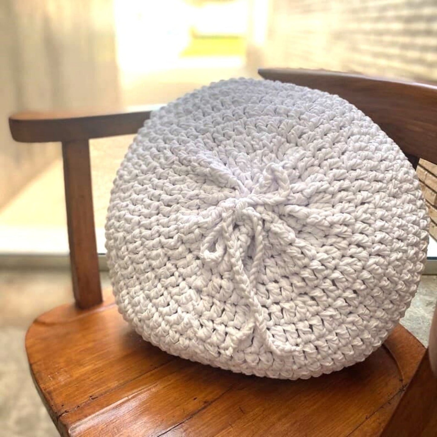 Round Crochet Pillowcase | Pure White - Looping Home