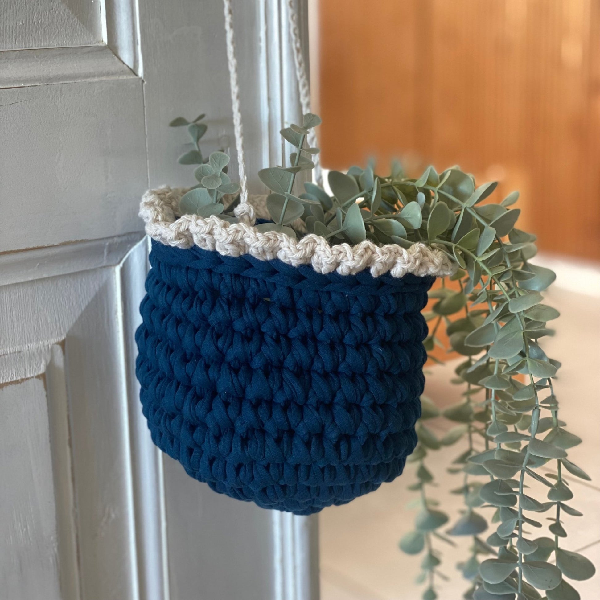 crochet plant wall hanger Crochet Plant Hanger, Ruffled Hanging Baskets