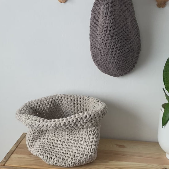 video of crochet wall hanging baskets by looping home