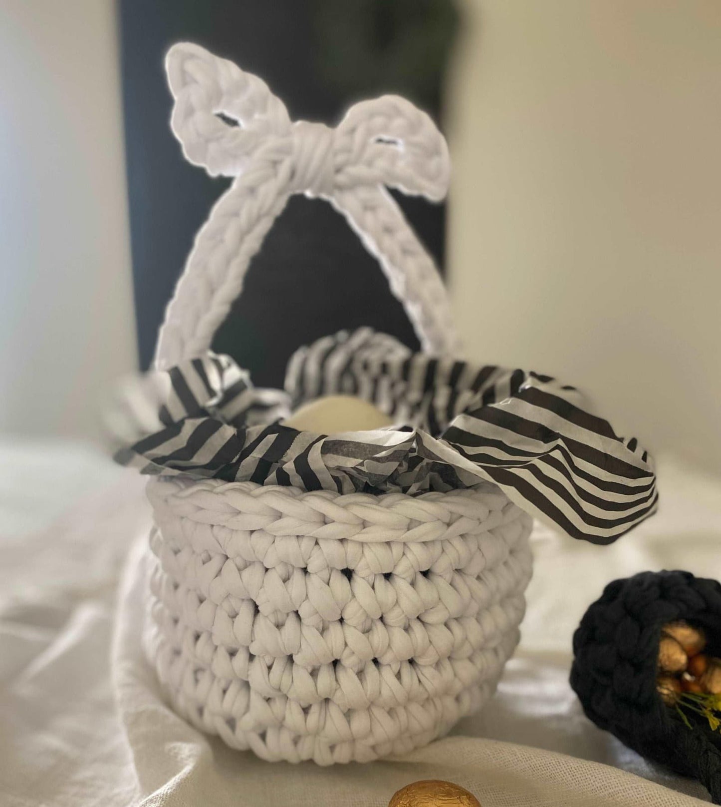 Crochet Easter Basket - Eggs Basket for Easter - Looping Home