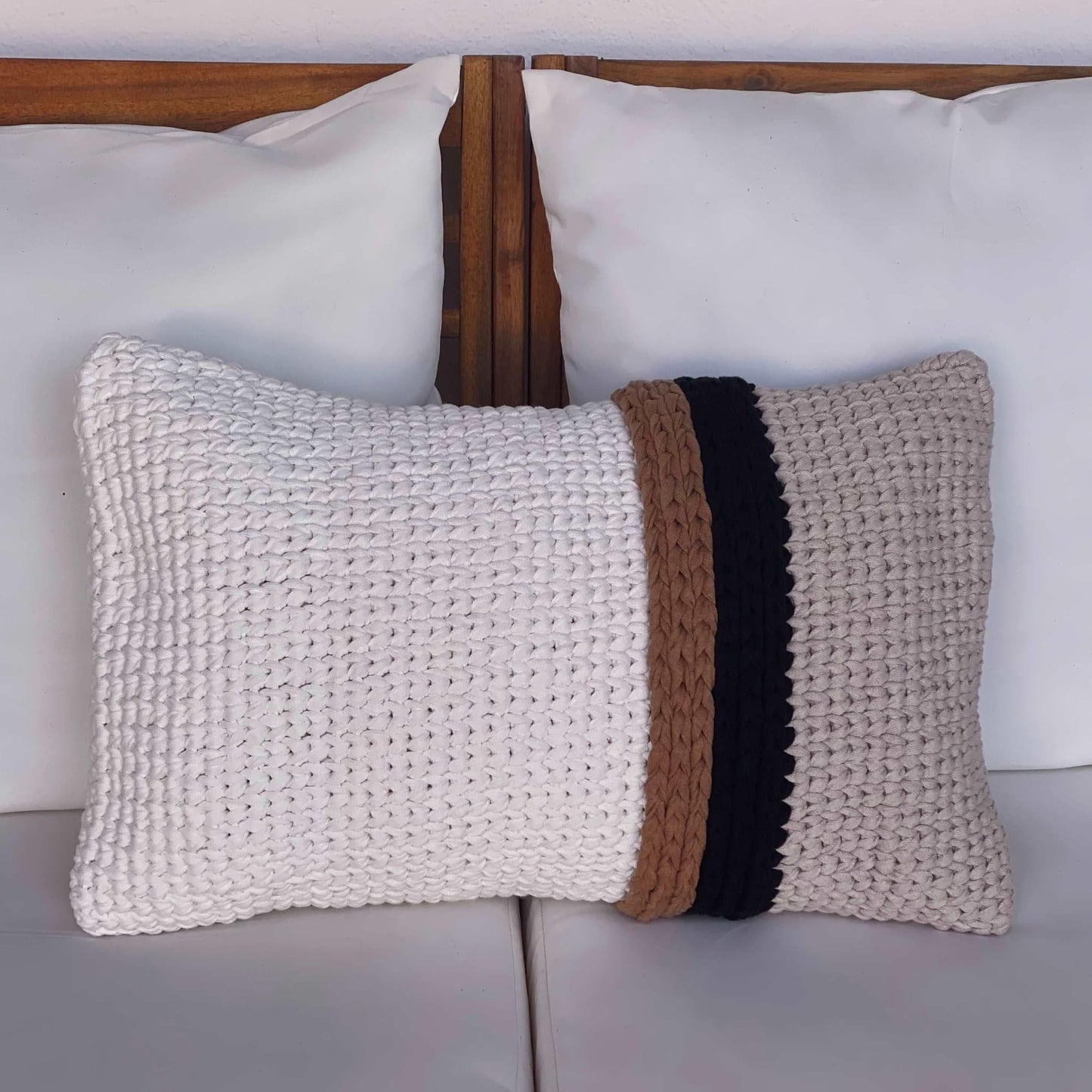 Minimalist Knitted Pillowcover - Looping Home