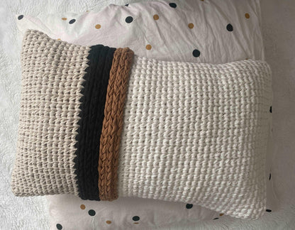 Minimalist Knitted Pillowcover - Looping Home