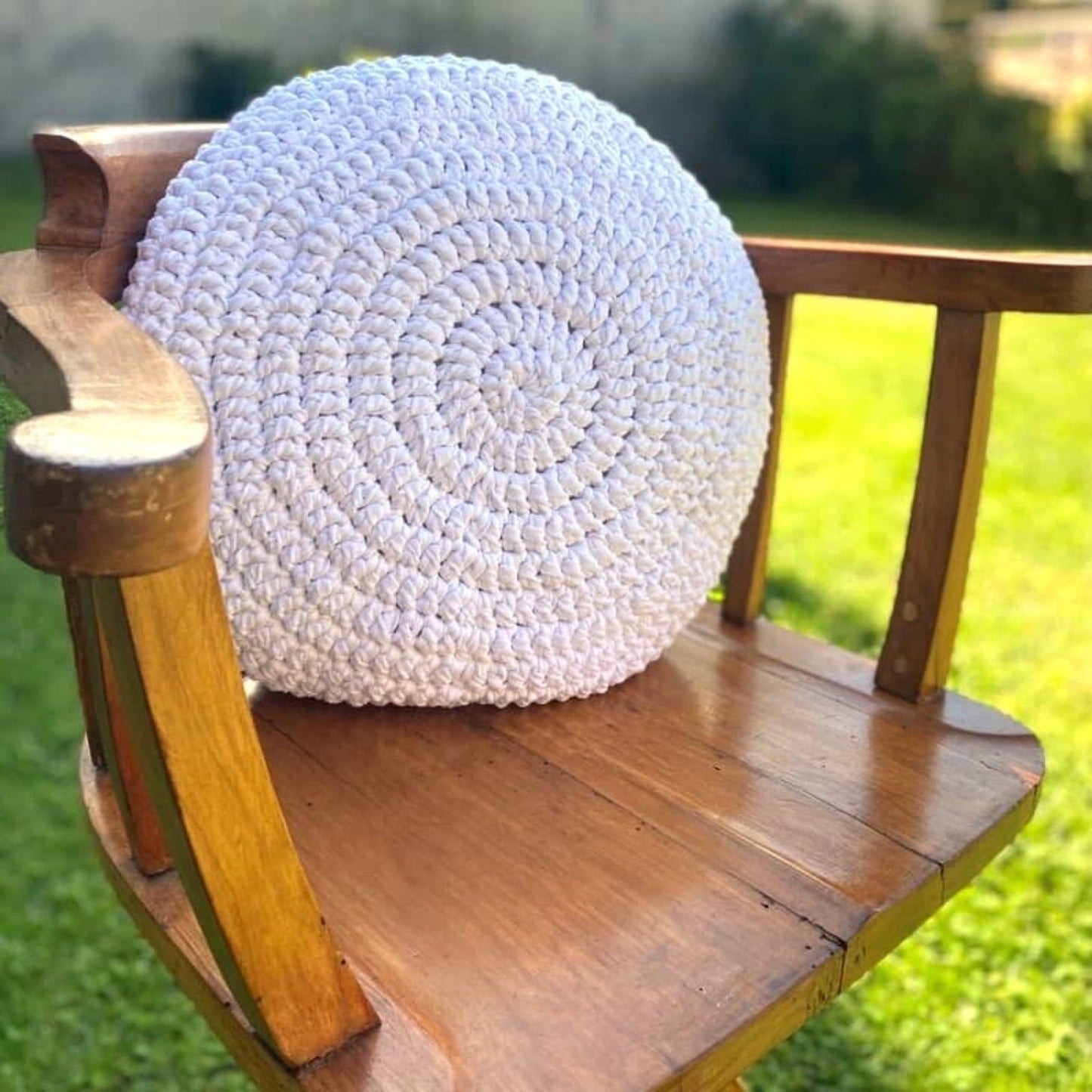 Round Crochet Pillowcase | Pure White - Looping Home