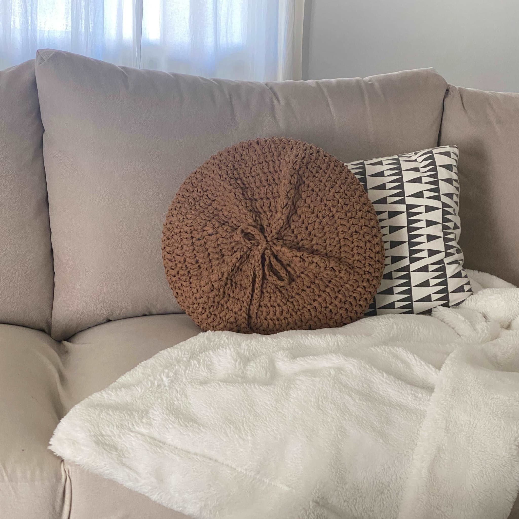 Rounded pillow cheap